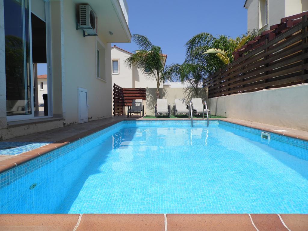 Villa Florie โปรทาราส ภายนอก รูปภาพ